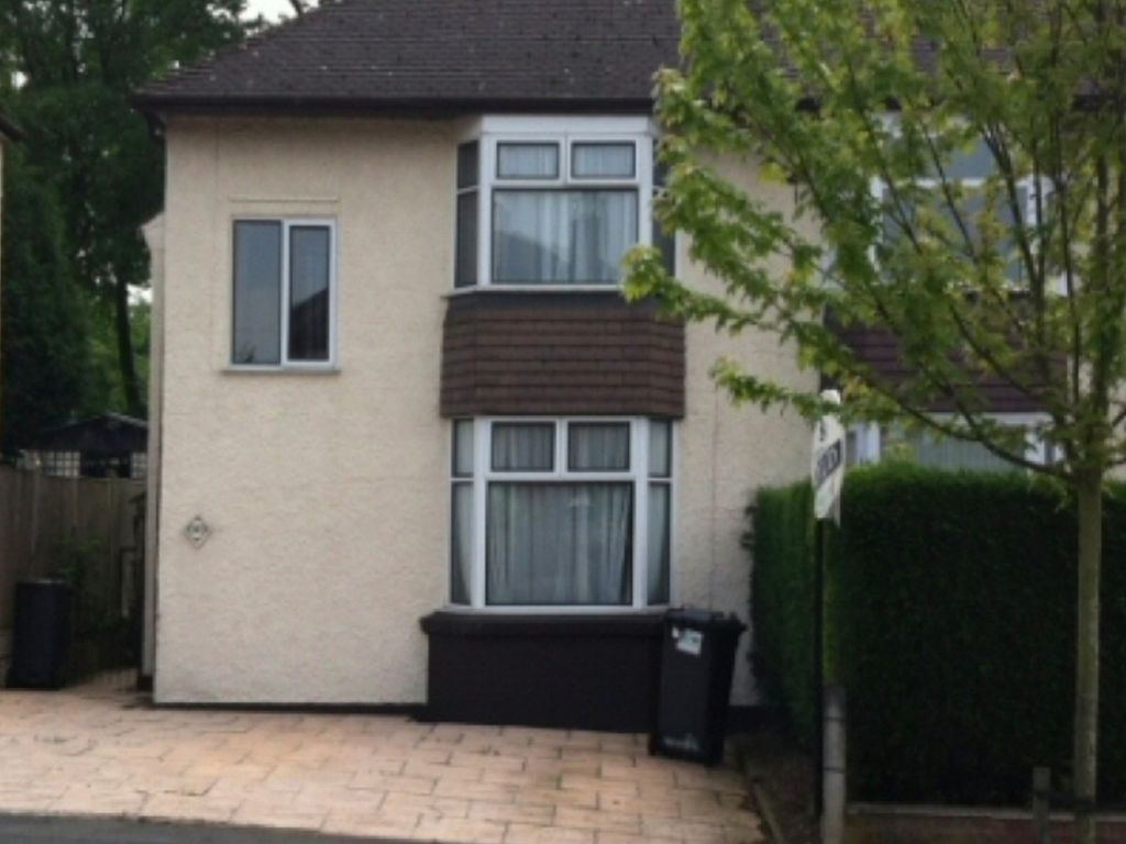 4 bed semidetached house to rent in The Avenue, Hartshill, StokeOn