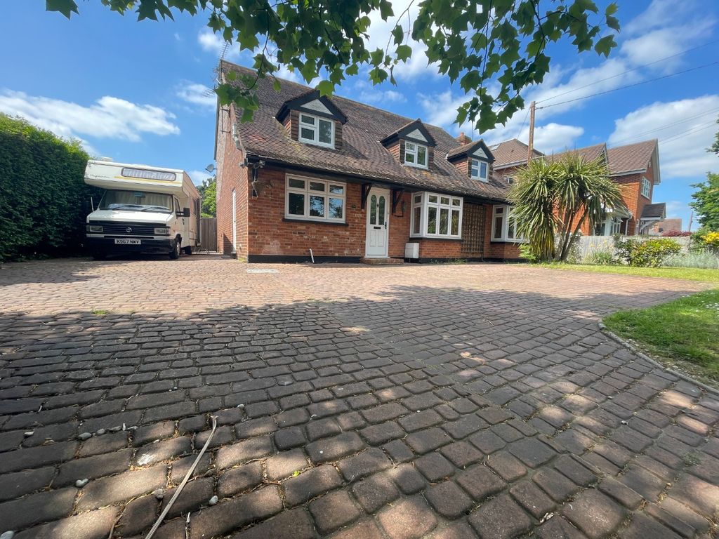 5 bed detached house for sale in Watmore Lane, Winnersh, Wokingham RG41