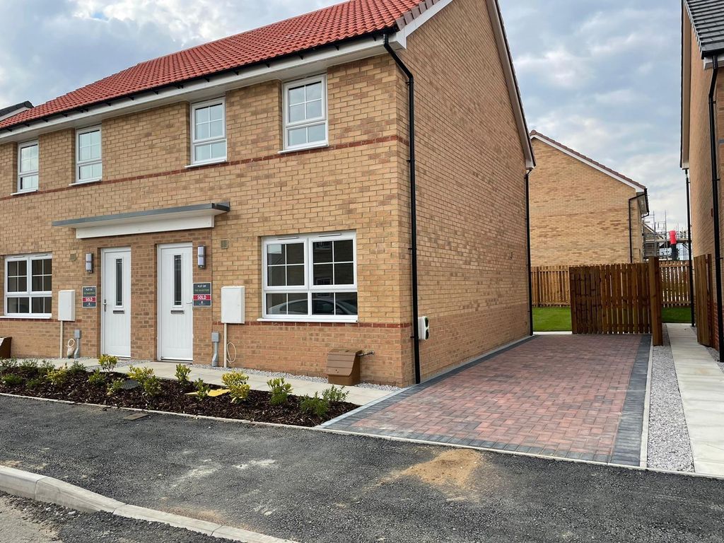 3 bed semidetached house to rent in Rhubarb Way, East Ardsley