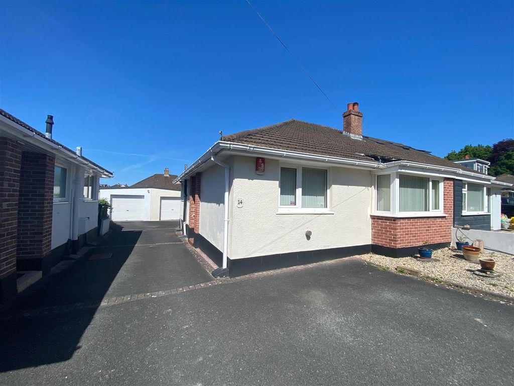 2 bed semidetached bungalow for sale in Farm Close, Plympton, Plymouth