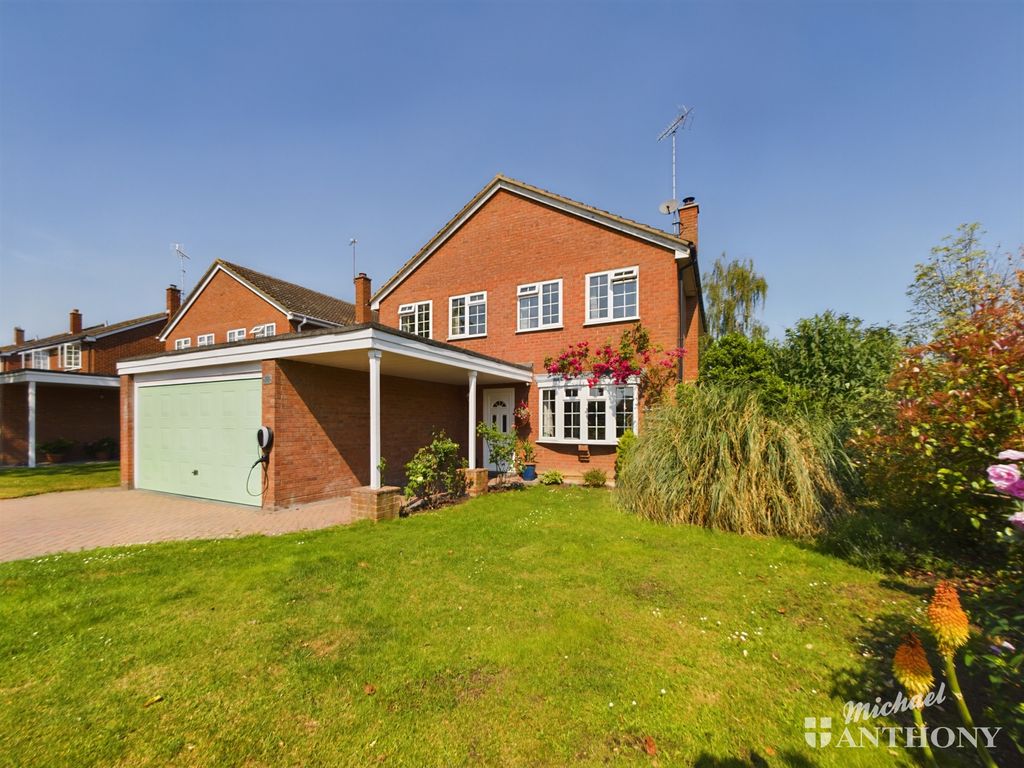 4 bed detached house for sale in Allonby Way, Aylesbury