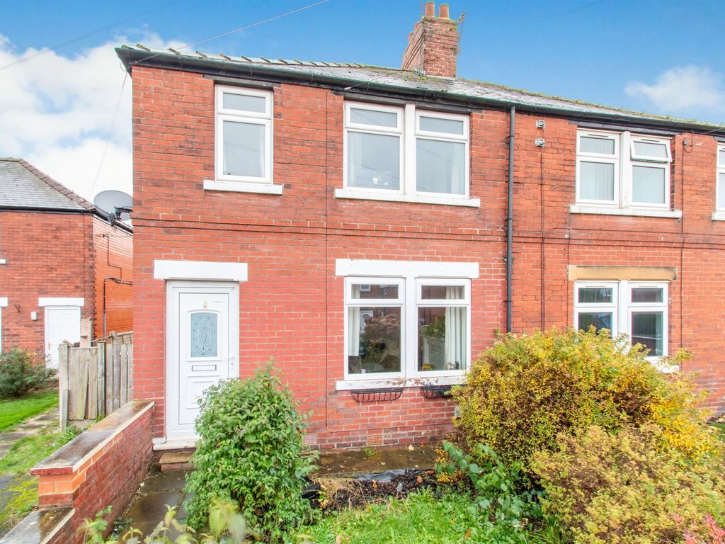 3 bed semidetached house for sale in Vicarage Avenue, Gildersome