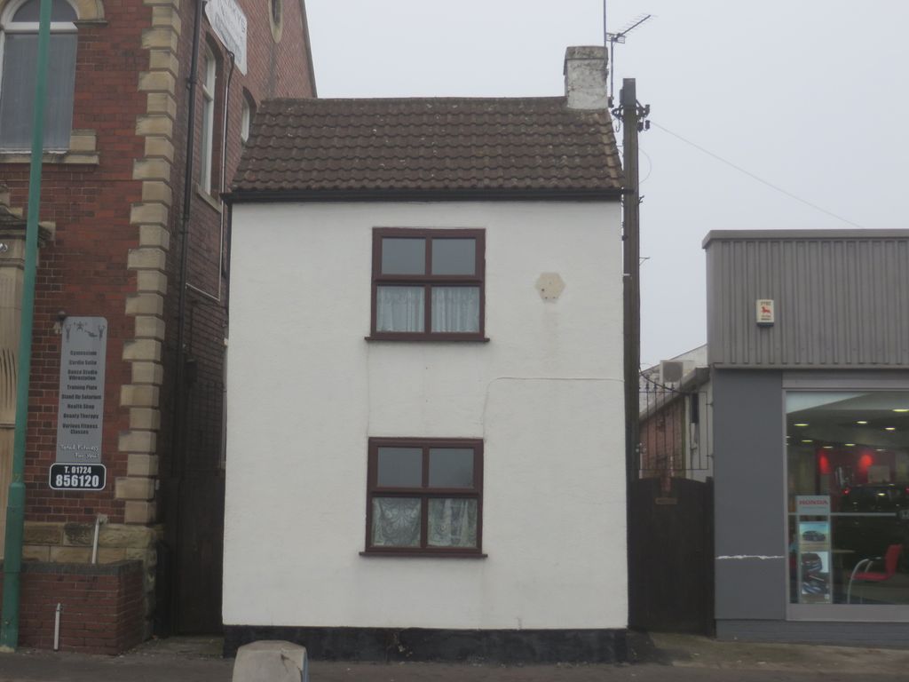 2 bed linkdetached house to rent in Ashby High Street, Ashby DN16, £