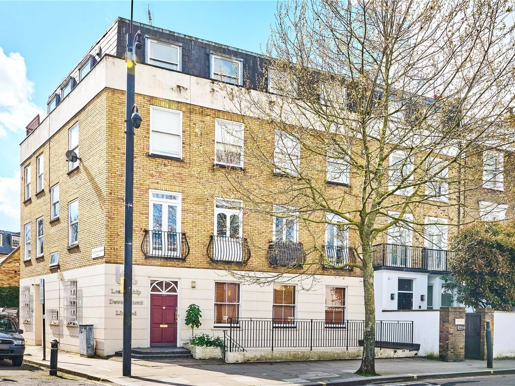 2 bed end terrace house for sale in Moore House, 495 497 Fulham Road