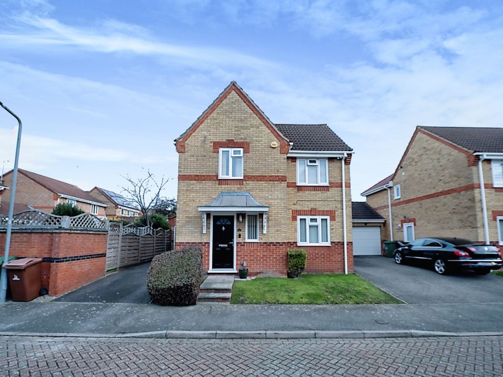 3 bed detached house for sale in Douglas Close, Chafford Hundred, Grays