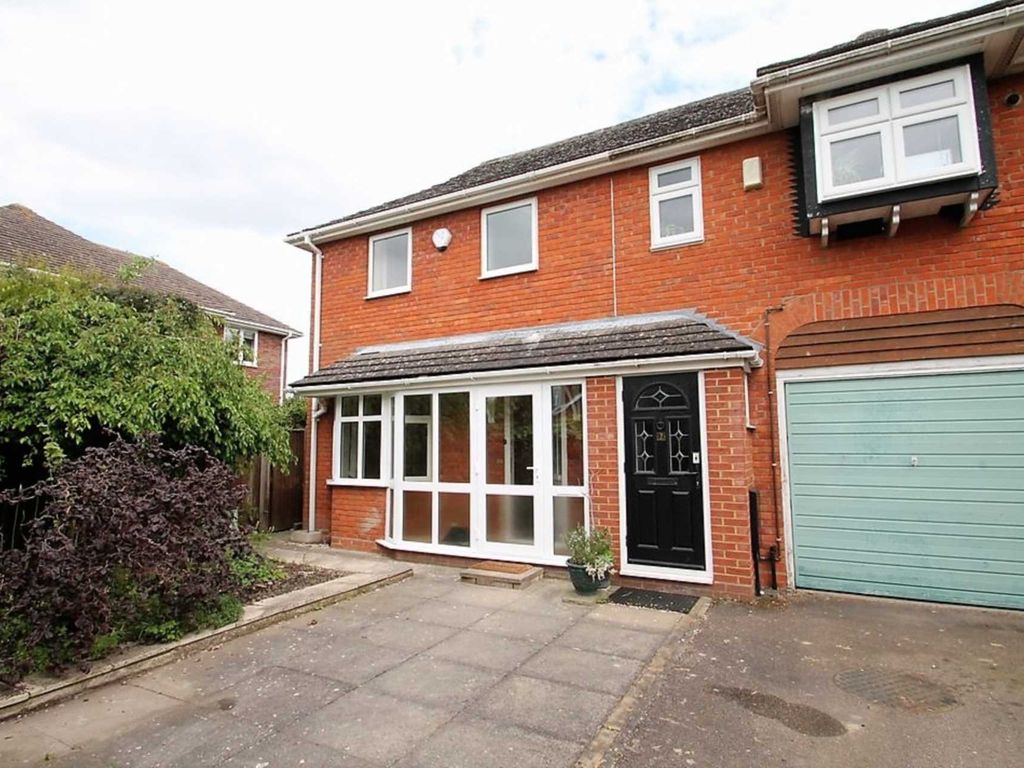 2 bed end terrace house to rent in Wallace Mews, Eaton Bray LU6, £1,150