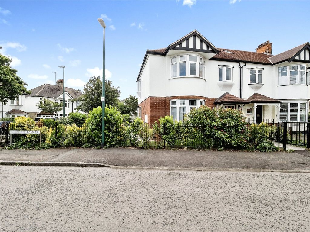 3 bed semidetached house for sale in Gloucester Road, London E11 Zoopla