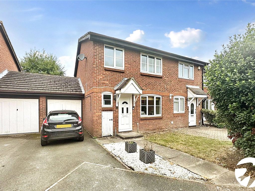 3 bed semidetached house for sale in Smugglers Walk, Greenhithe, Kent