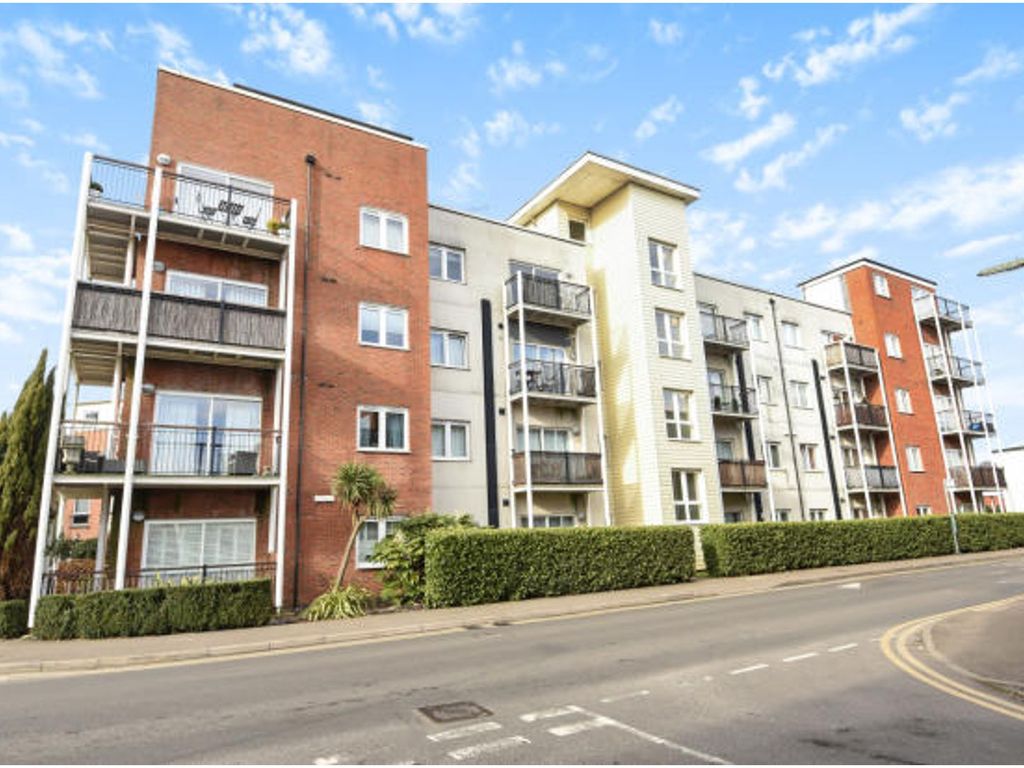 1 bed flat for sale in Canalside, Redhill RH1 Zoopla