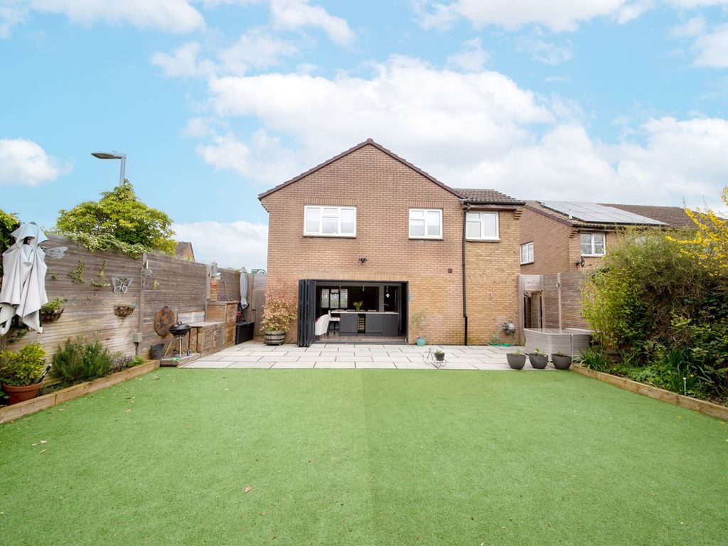 4 bed detached house for sale in Braemore Close, Thatcham RG19, £