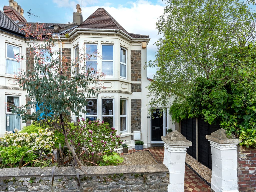 3 bed end terrace house for sale in Woodbridge Road, Knowle, Bristol