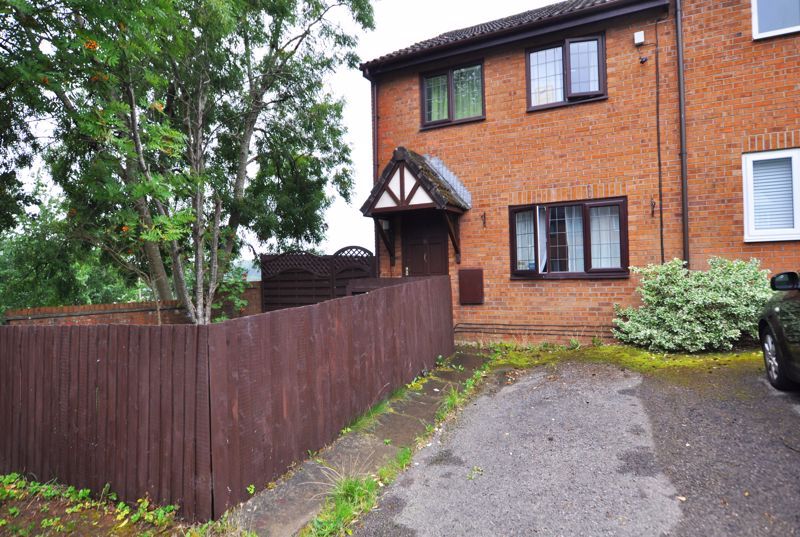 3 bed terraced house for sale in Lansbury Drive, Newport NP19, £