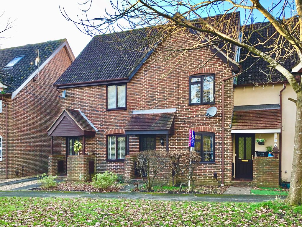 2 bed terraced house to rent in Beattie Rise, Hedge End, Southampton