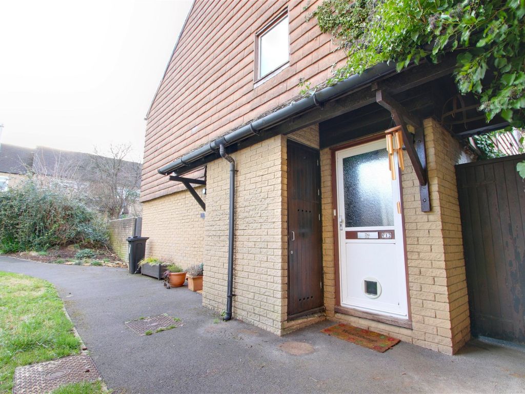 2 bed flat for sale in Colne Green, Keynsham, Bristol BS31, £200,000