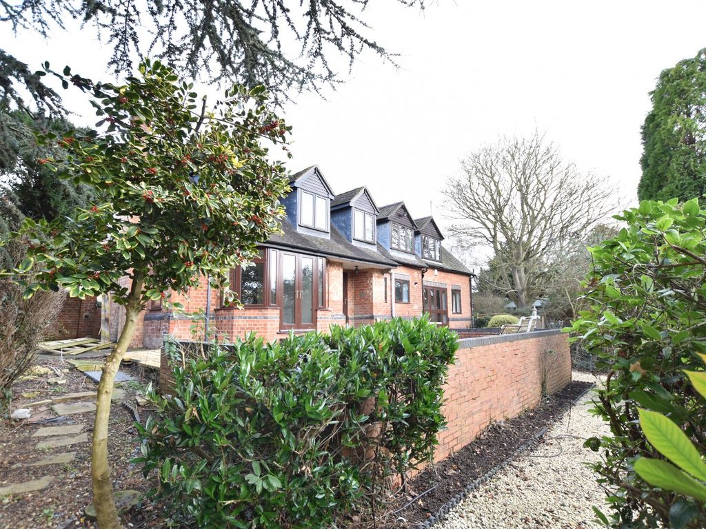 3 bed detached house to rent in Church Street, Wyre Piddle, Pershore