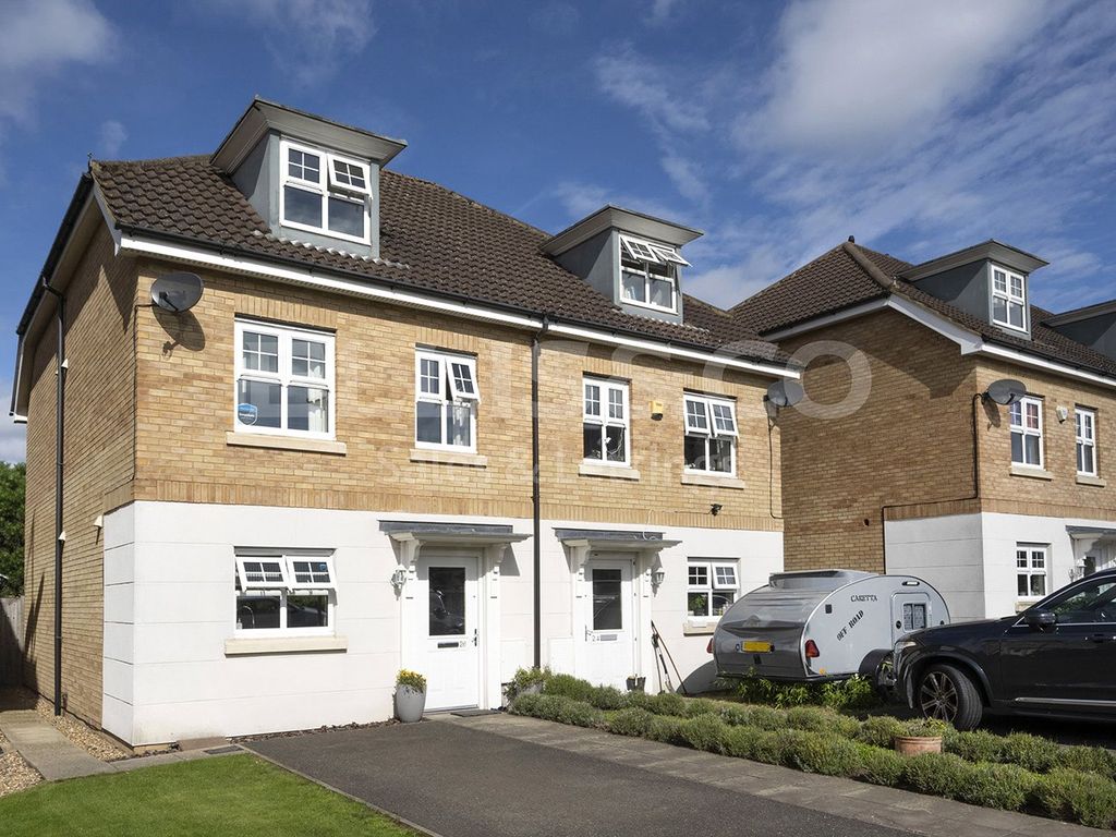 3 bed semidetached house for sale in Bampton Drive, Mill Hill, London