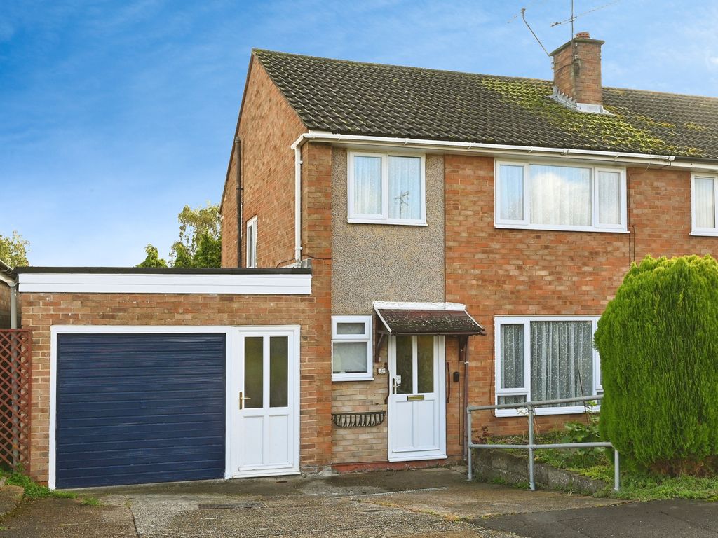 3 bed semidetached house for sale in Caldbeck Drive, Reading RG5, £