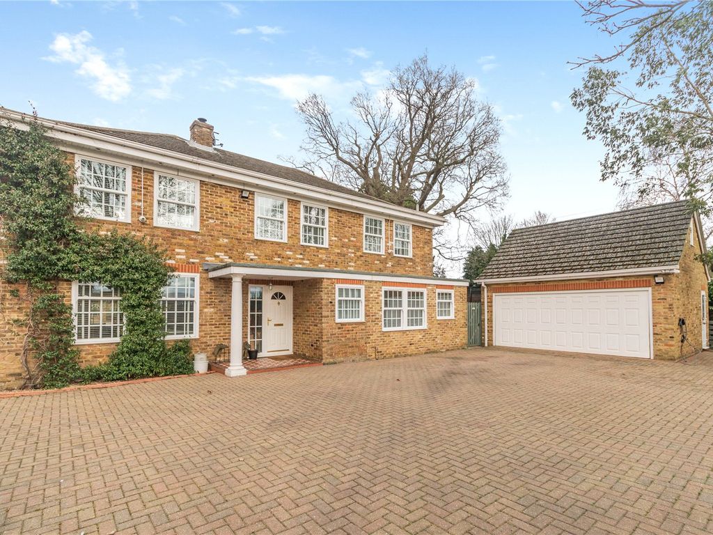 5 bed detached house for sale in Horton Road, Datchet, Slough