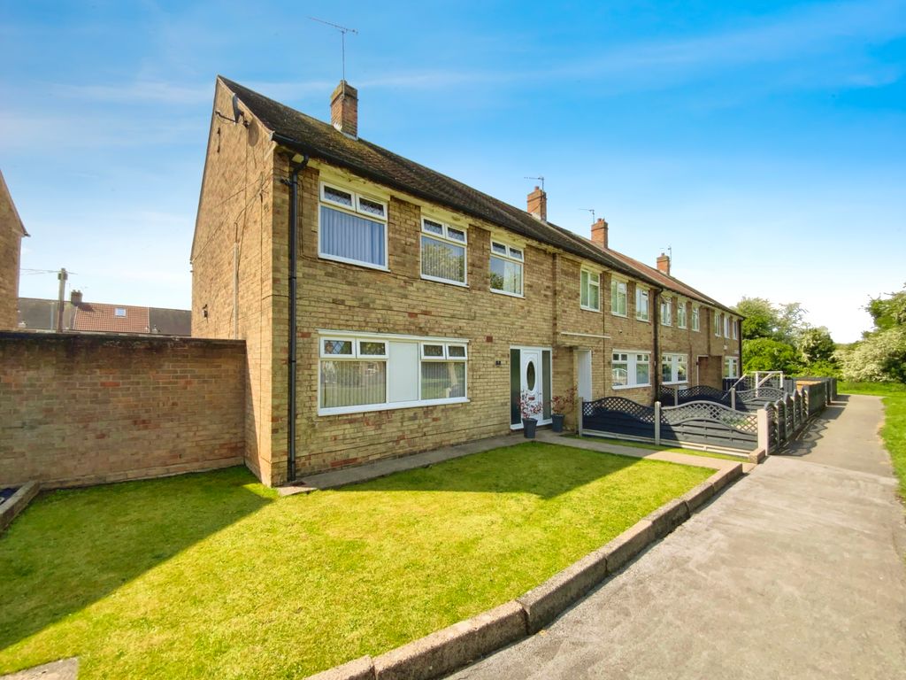 4 bed end terrace house for sale in Hackforth Walk, Hull HU5, £180,000
