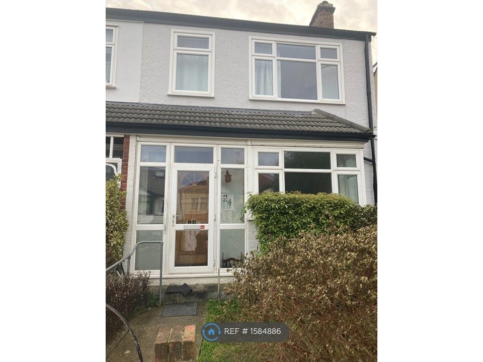5 bed end terrace house to rent in Brinkley Road, Worcester Park KT4