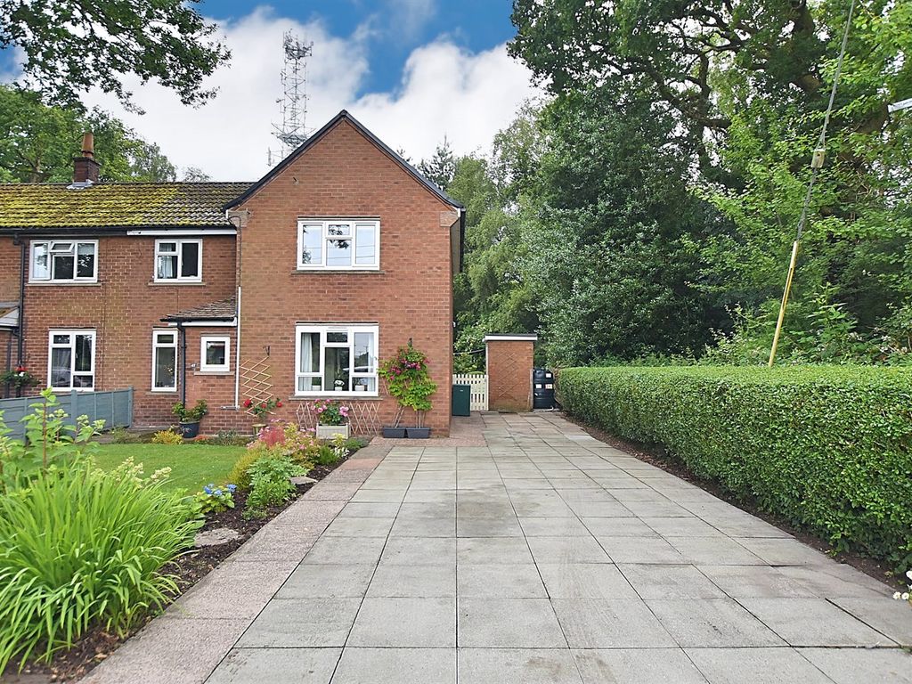 3 bed end terrace house for sale in Davenport Lane, Brereton, Sandbach