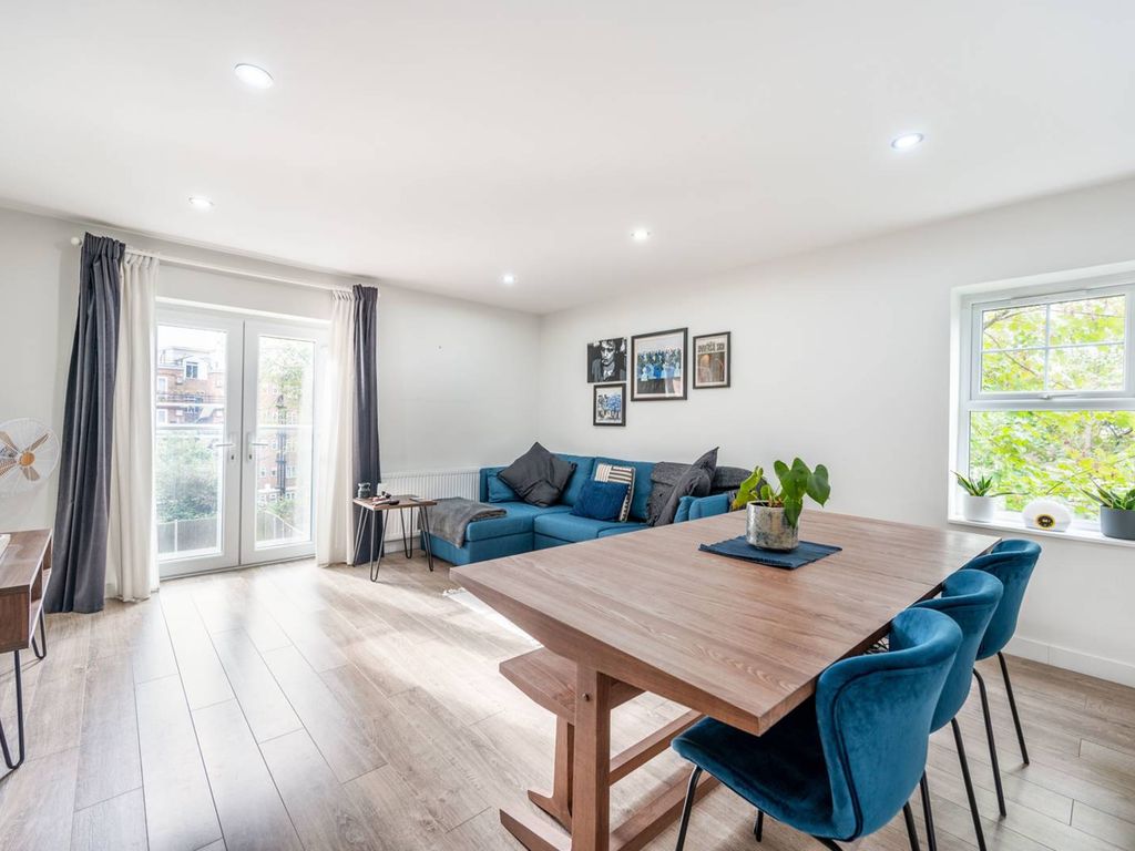 2 bed flat for sale in Greencrest Place, Dollis Hill, London NW2 Zoopla