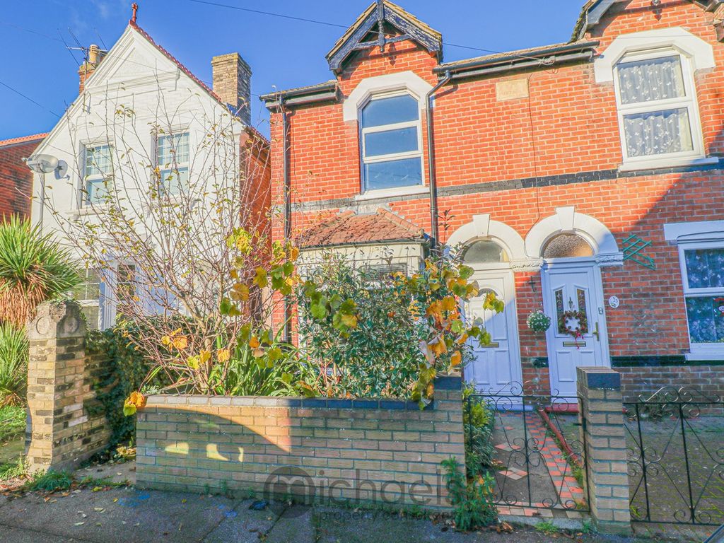 3 bed semidetached house for sale in Gladstone Road, Colchester CO1