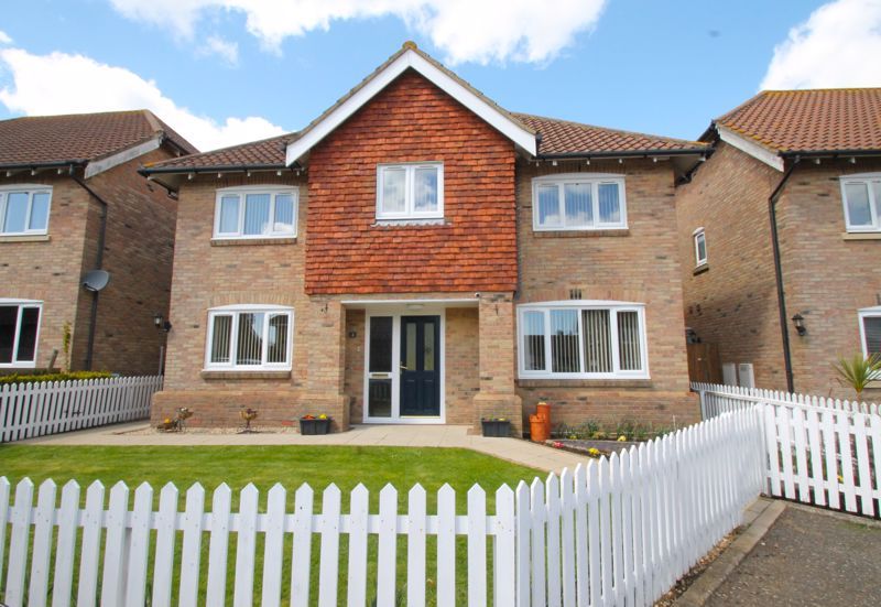 5 bed detached house for sale in Maypole Close, Hawkinge, Folkestone