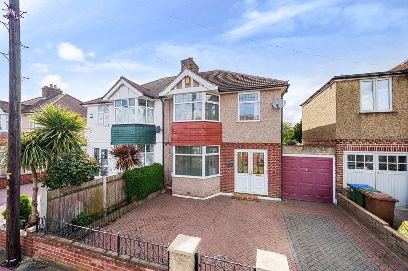 3 bed semidetached house for sale in Brendon Road, London SE9 Zoopla