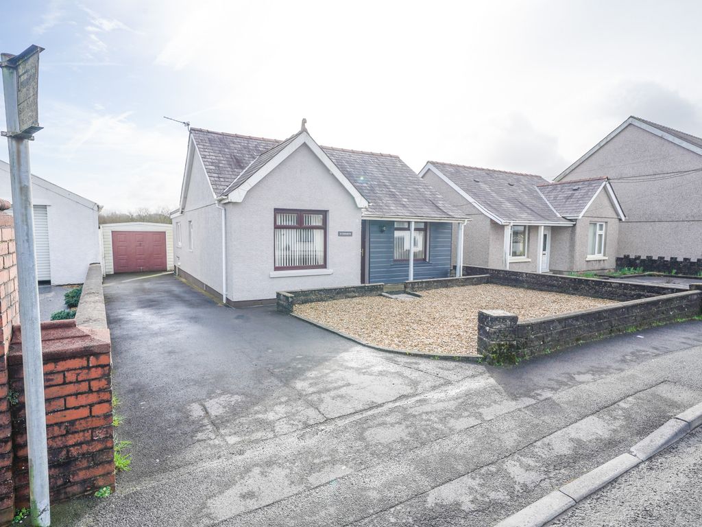3 bed bungalow for sale in Cross Hands Road, Gorslas, Llanelli SA14, £