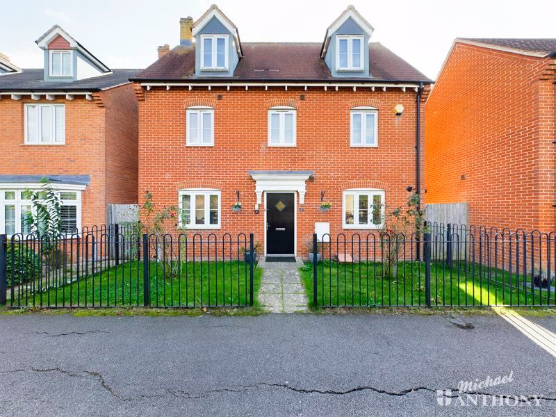 5 bed detached house for sale in Ryans Path, Aylesbury HP19 Zoopla