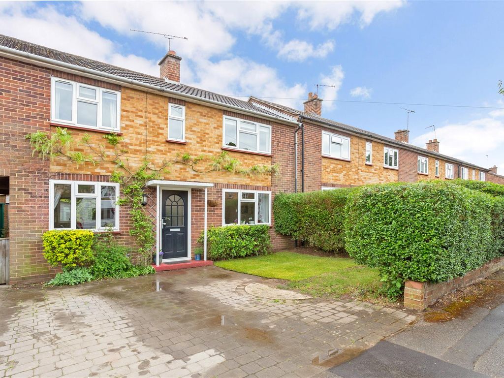 3 bed terraced house for sale in Hilltop Close, Ascot SL5 Zoopla