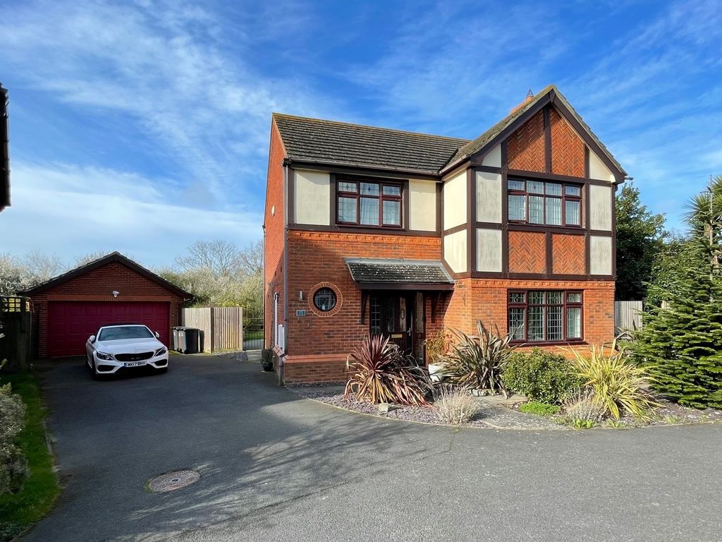 4 bed detached house to rent in Mole Close, Stone Cross, Pevensey BN24