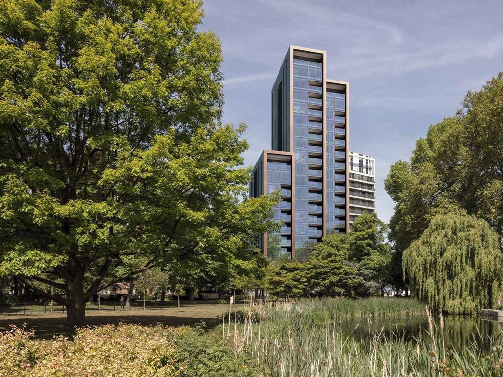 Bronze Wandsworth London SW18