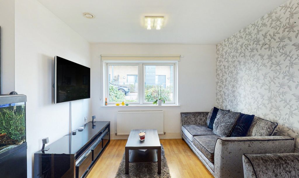 2 bed flat for sale in Romford, Essex RM3 Zoopla