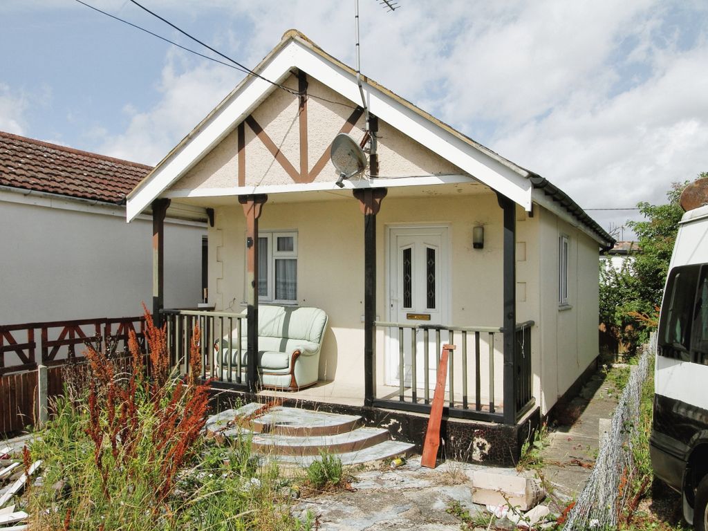 1 bed bungalow for sale in Meadow Way, Jaywick, ClactonOnSea CO15, £