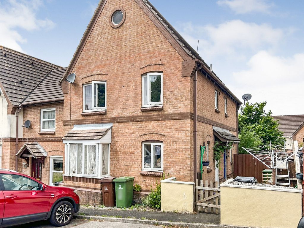 2 bed terraced house for sale in Walnut Gardens, Plymouth PL7, £160,000
