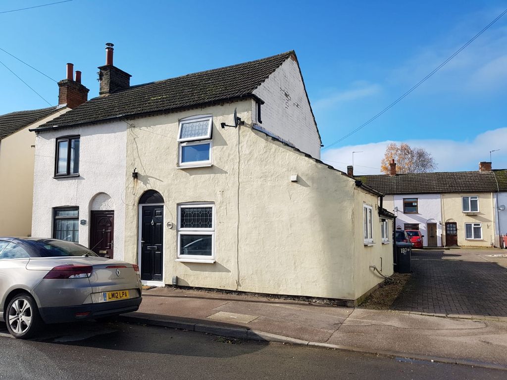 2 bed end terrace house for sale in High Street, Arlesey, Beds, England