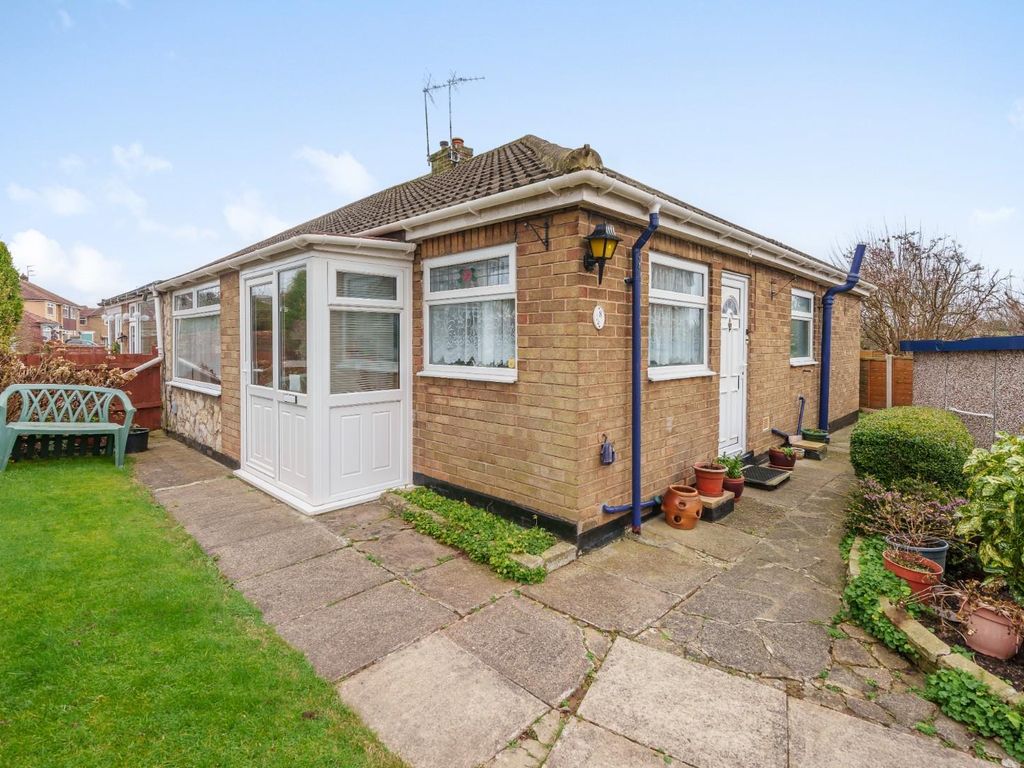 2 bed semidetached bungalow for sale in Willow Rise, Tadcaster LS24, £