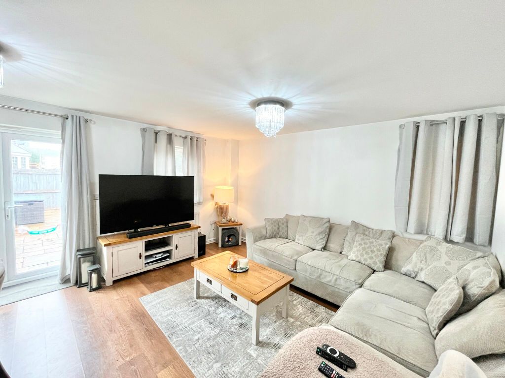 3 bed town house for sale in Teddington Place, Pontarddulais, Swansea