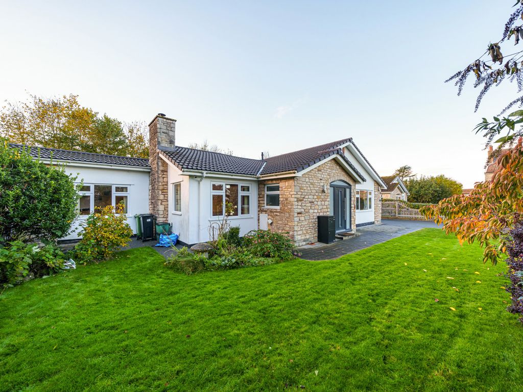 4 bed bungalow for sale in Homefield Close, Saltford BS31, £675,000