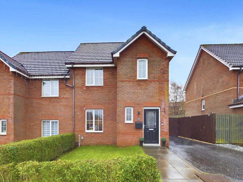 3 bed semidetached house for sale in Newmilns Gardens, West Craigs