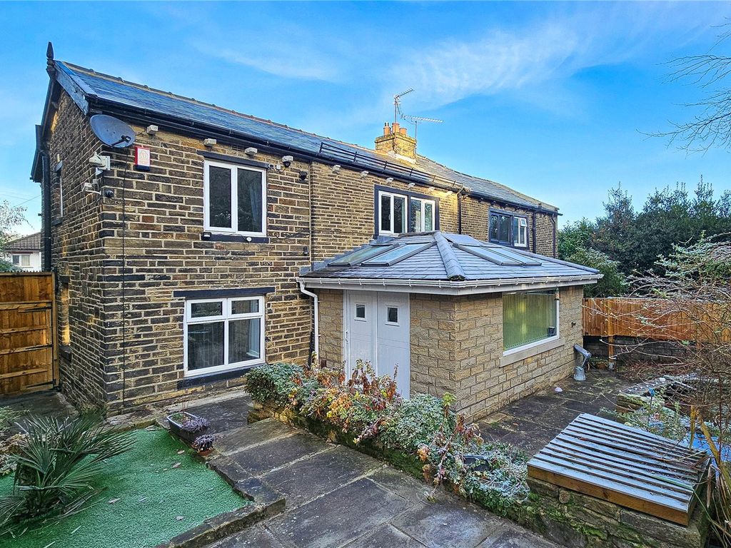 2 bed semidetached house for sale in Parkside Grove, Bradford, West