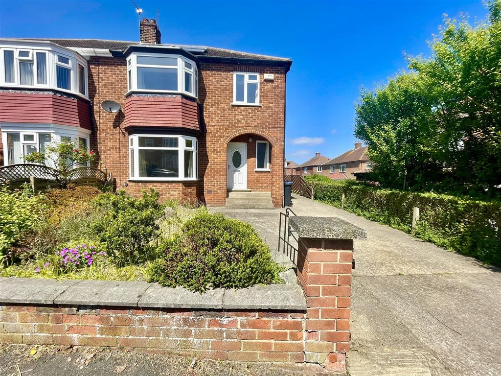 3 bed semidetached house to rent in Captain Cooks Crescent, MartonIn