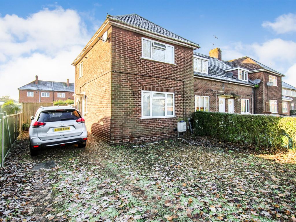 3 bed property for sale in Westfields Road, Corby NN17 Zoopla