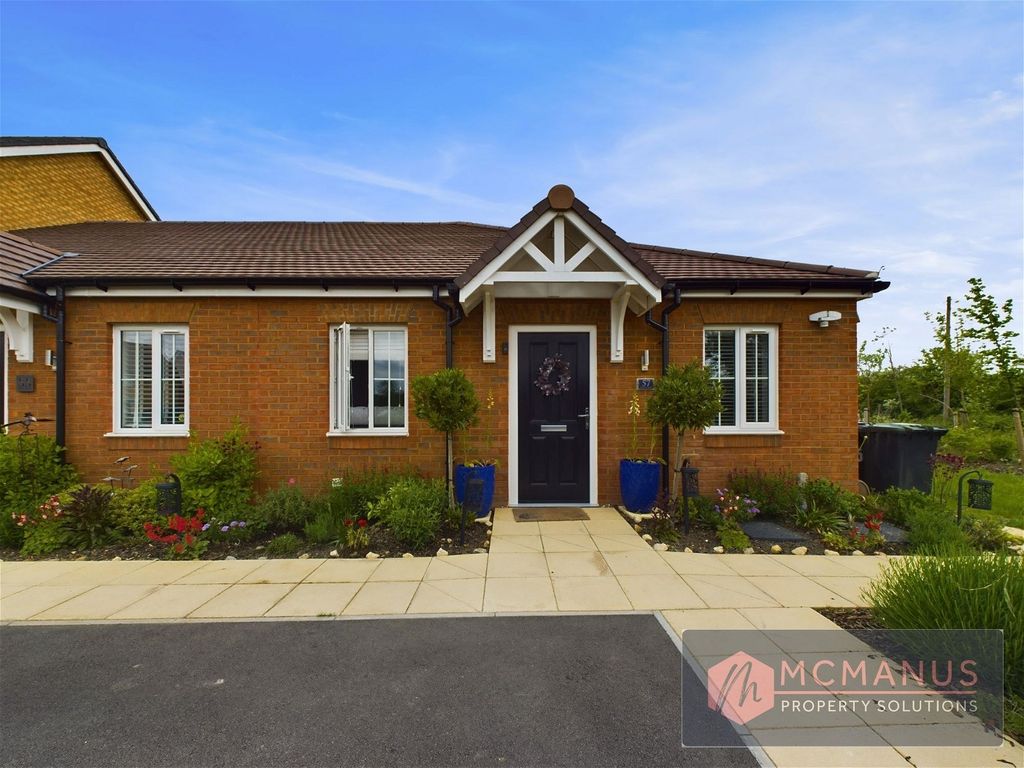 2 bed semidetached bungalow for sale in Shefford, Bedfordshire SG17, £