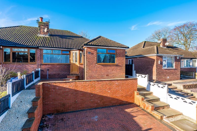 3 bed semidetached bungalow for sale in Bentham Road, Standish, Wigan