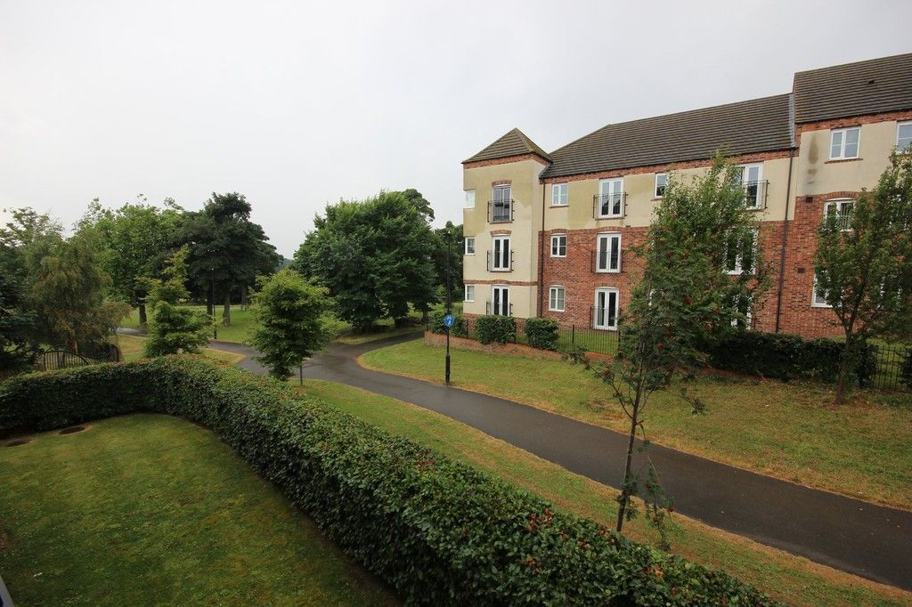 2 bed flat to rent in Queen Mary Road, Sheffield S2, £700 pcm Zoopla