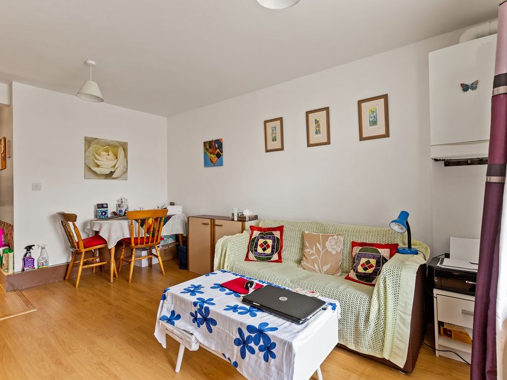1 bed flat for sale in London Road, Dover CT17, £100,000 Zoopla