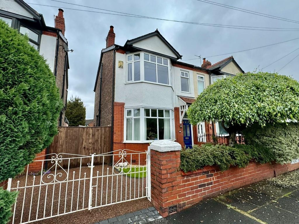 3 bed semidetached house for sale in Daresbury Road, Chorlton Cum